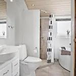 4 Bedroom Lovely In Ferienhaus