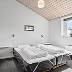 Ferienhaus 4 Bedroom Lovely In Fåborg