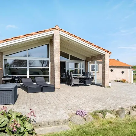 Ferienhaus 4 Bedroom Lovely In Fåborg