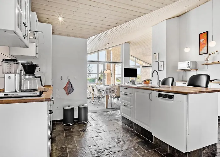 4 Bedroom Lovely In