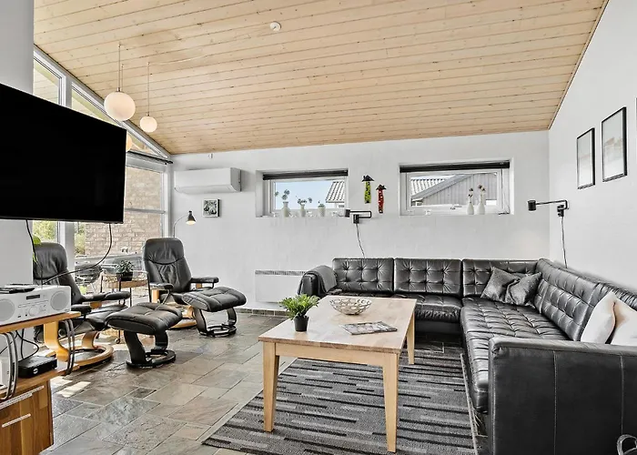 4 Bedroom Lovely In *